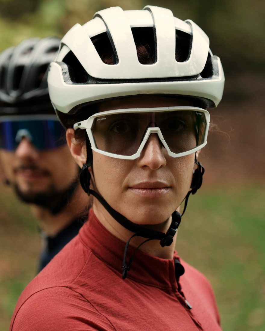 Women cycling glasses for gravel and MTB photochromic red mirror lens GRAVEl model matt white